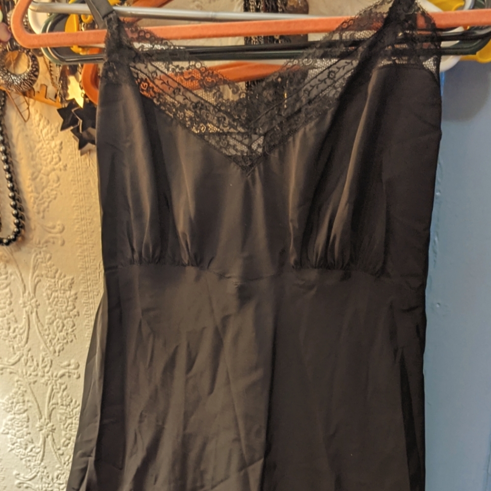 Barbizon vintage 1950s black crepe slip size 16